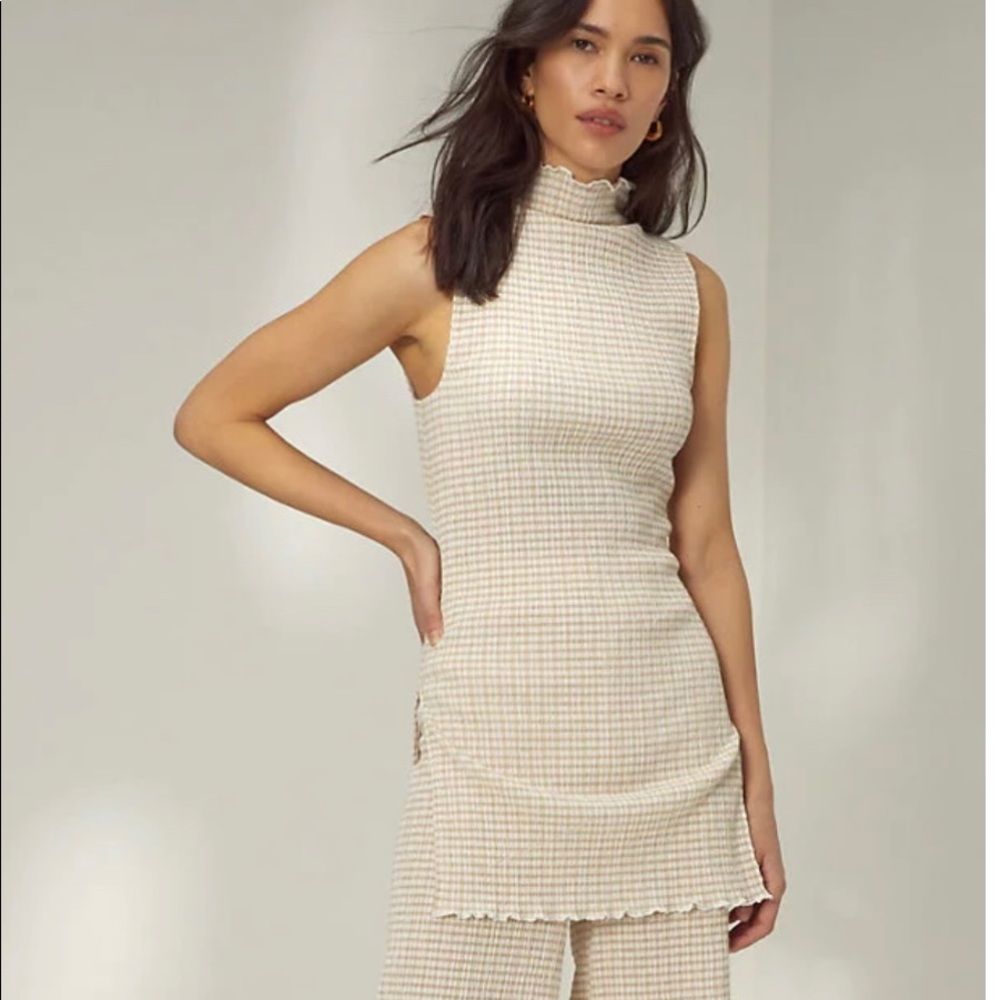 Aritzia Wilfred seersucker sleeveless plaid top birch